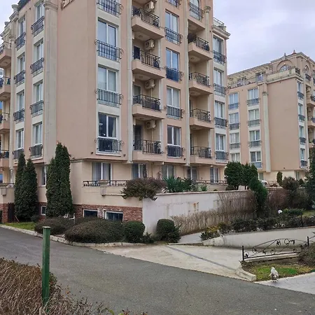 Appartement двустаен апартамент в - Rainboow